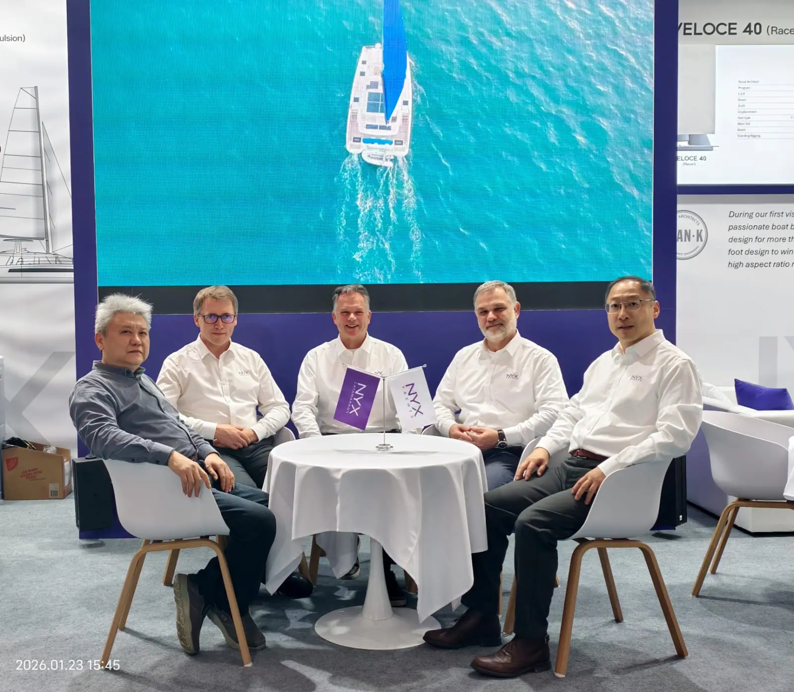 Partenaires nautiques internationaux réunis sur un salon