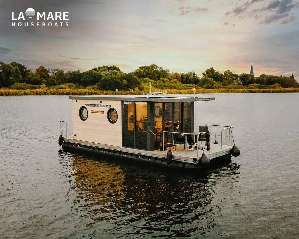 La Mare houseboat cruising on the water