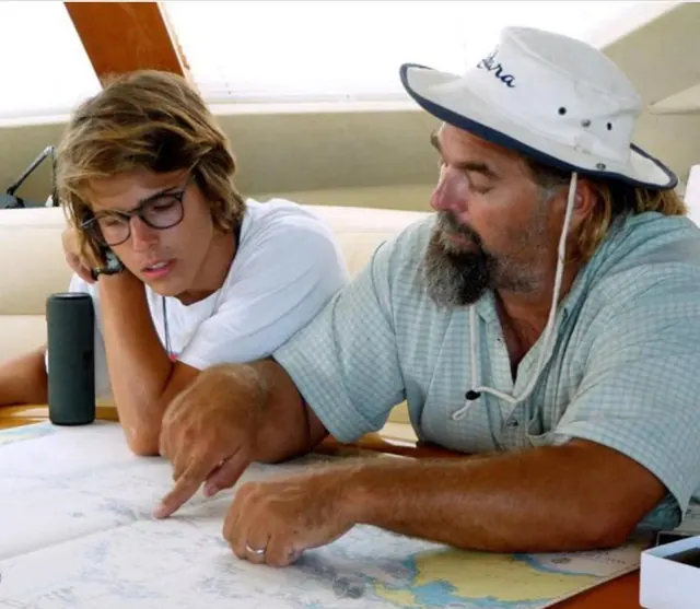 Préparation d’une navigation sur une carte marine