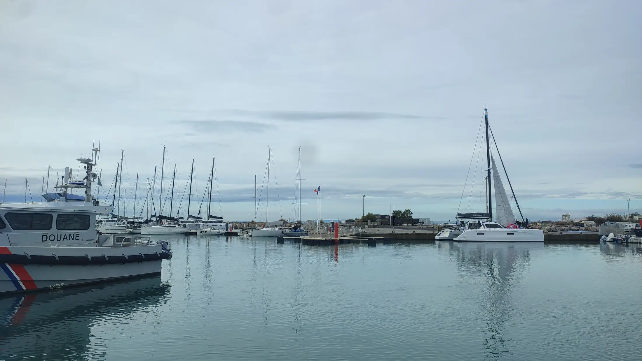 Bateaux amarrés dans le port de Port Camargue