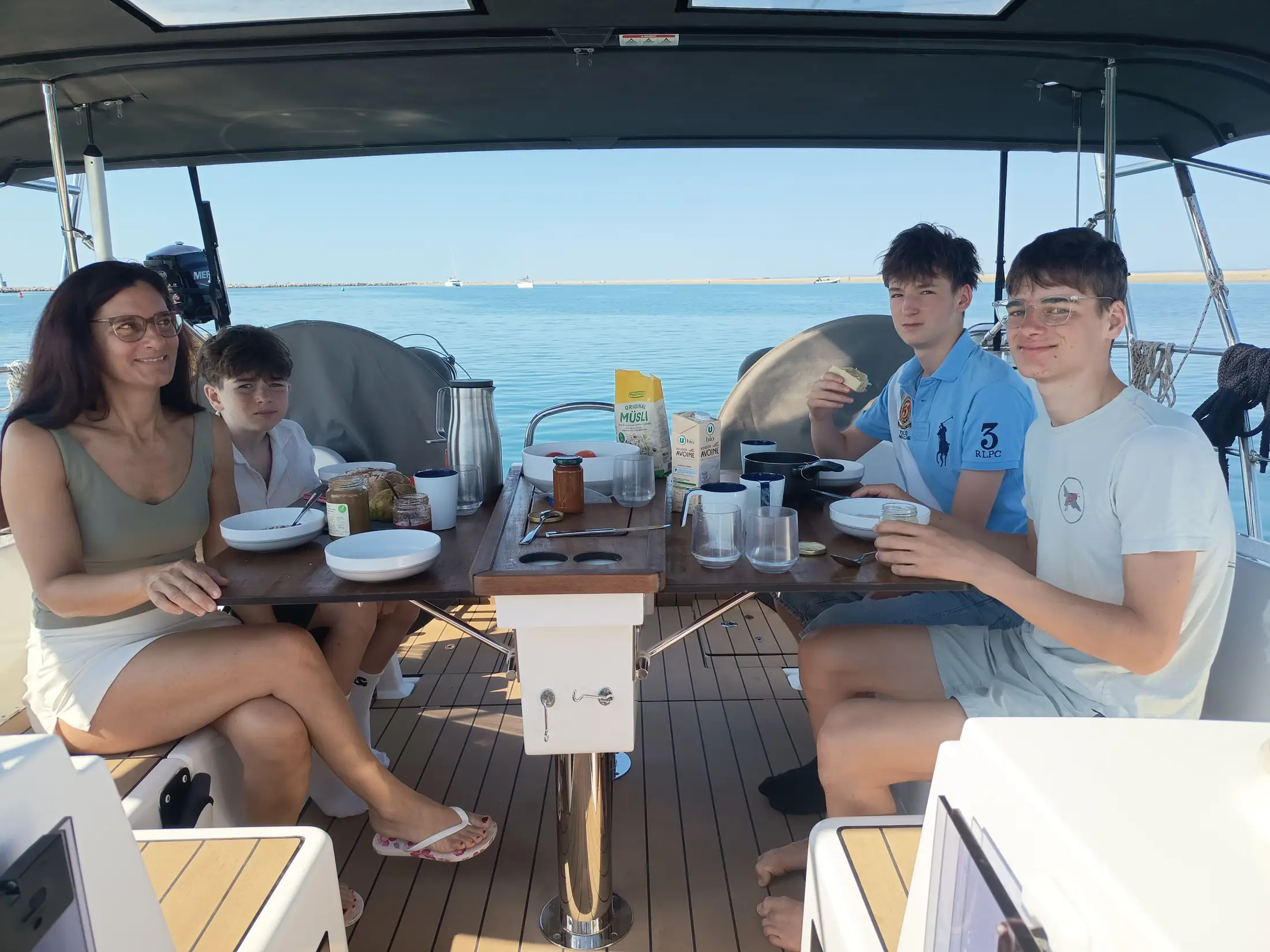 Expérience de charter privé à bord d’un catamaran
