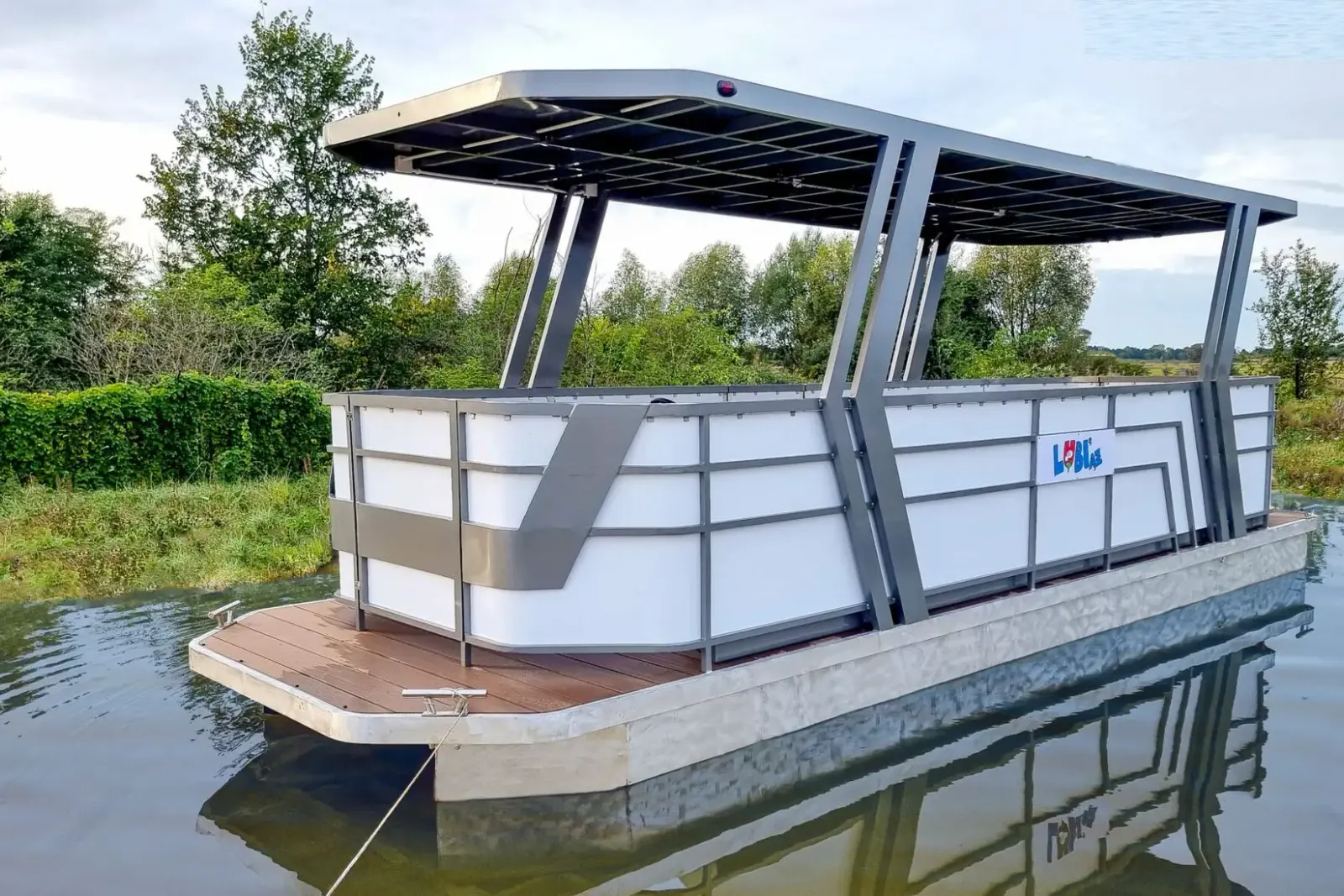 Perla Citizen 28 sur une rivière